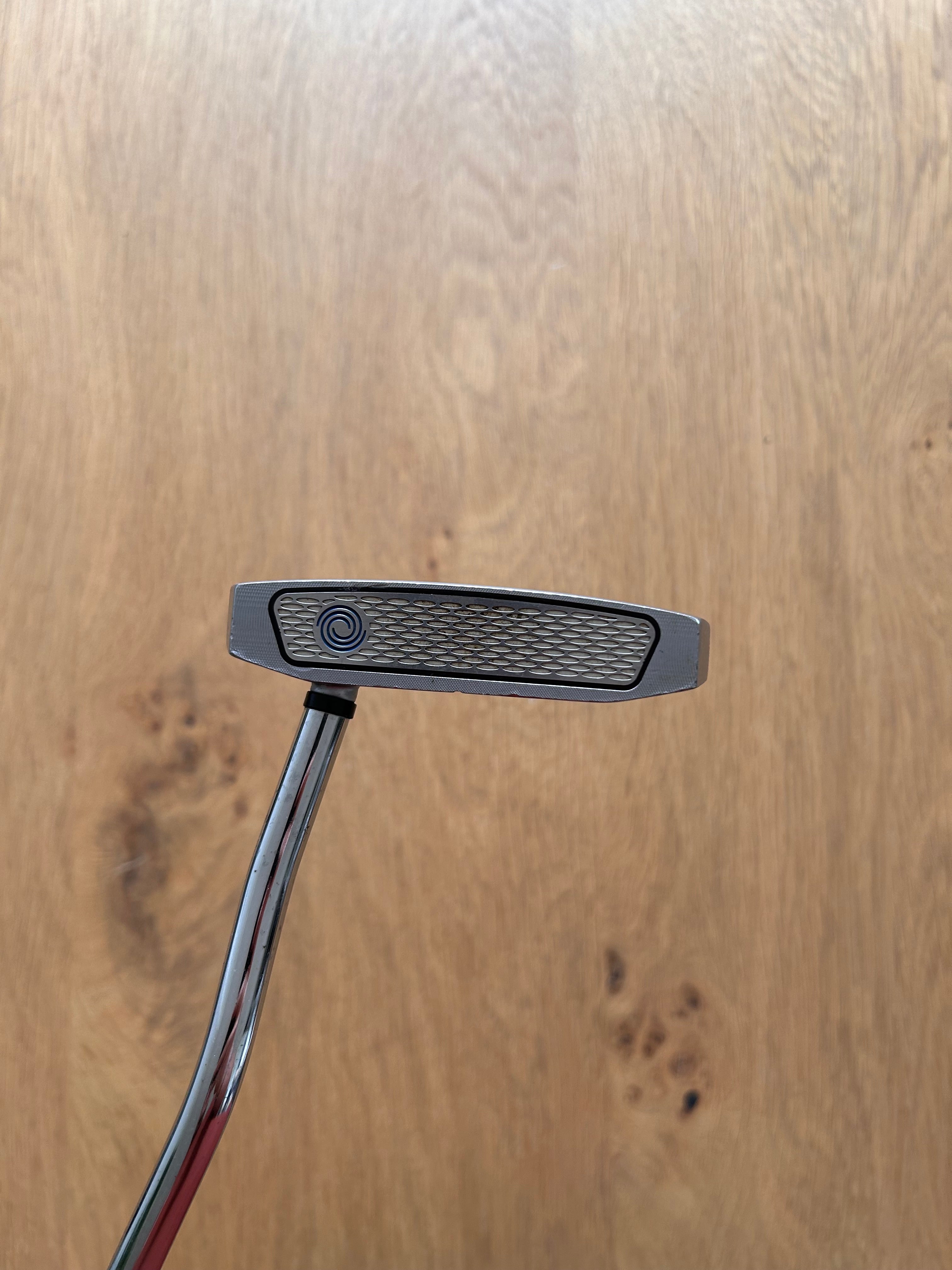 Odyssey Works Versa 7 Tank Putter 35" | gut
