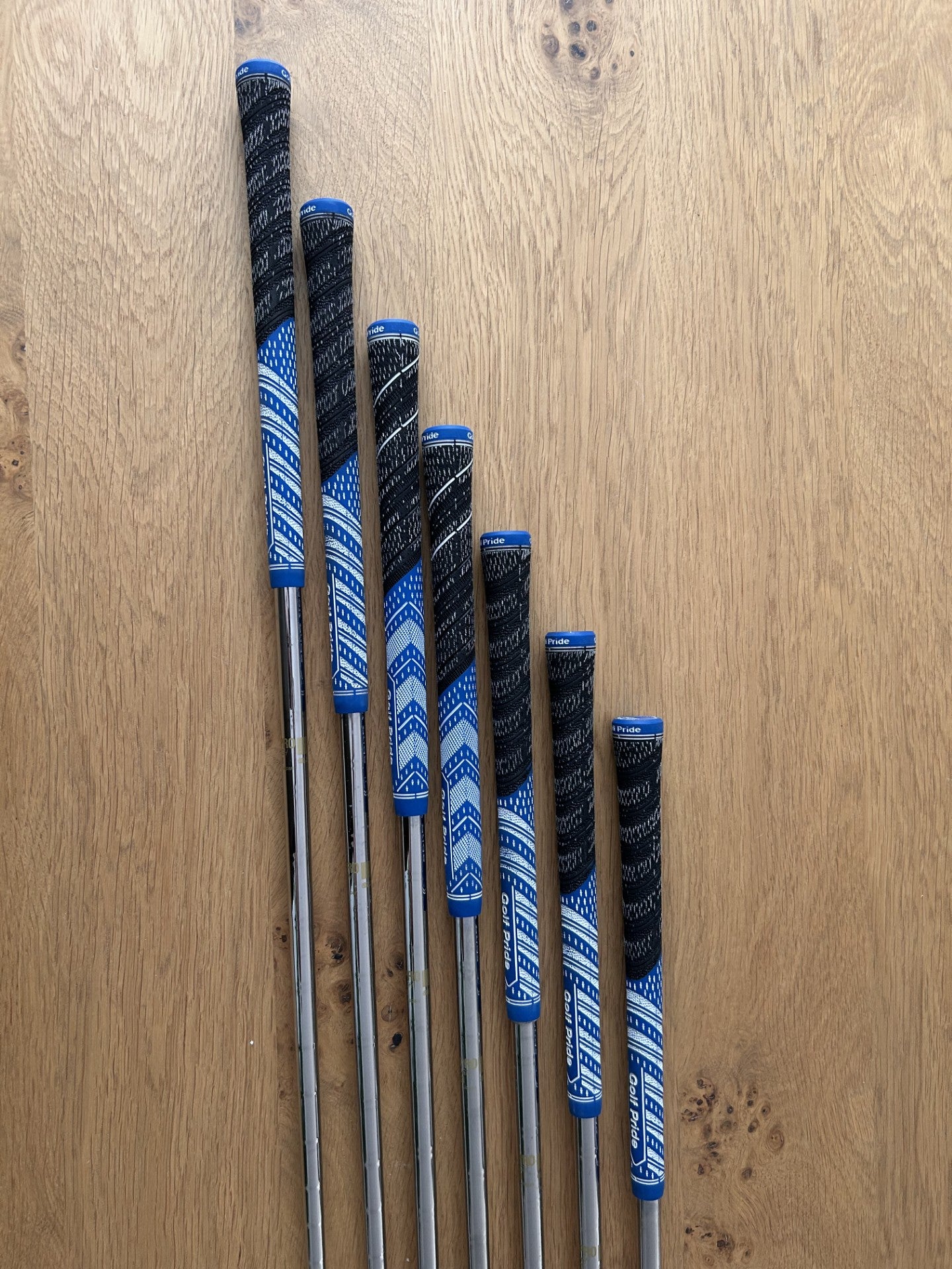 Titleist T100 Forged Eisensatz 4-PW (7 Eisen) – gebraucht