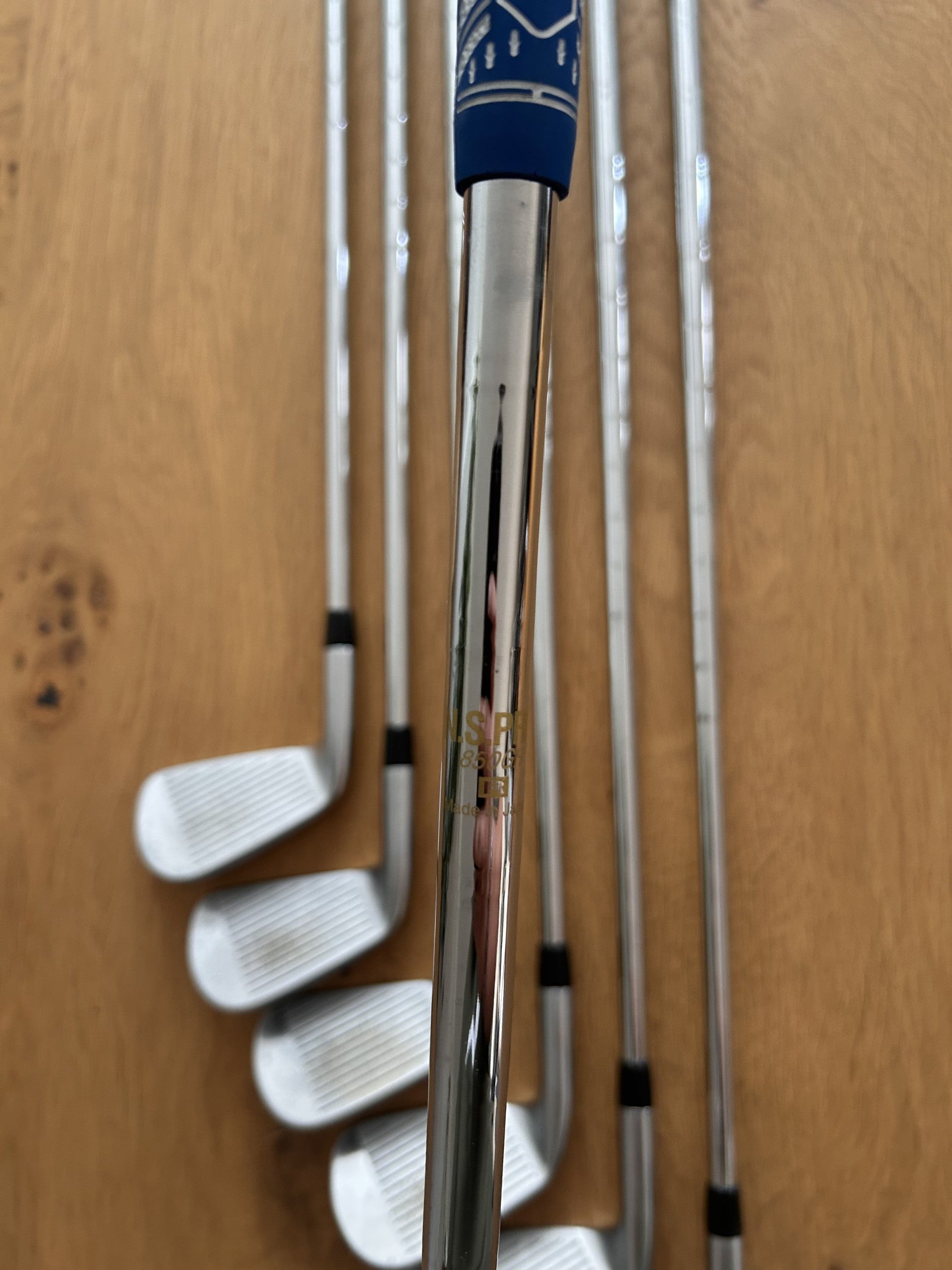 Titleist T100 Forged Eisensatz 4-PW (7 Eisen) – gebraucht